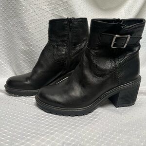 Elegant Black Ankle Boots with Buckle Detail